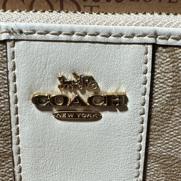 Coach Tan and Cream Shoulder Bag and wallet preowned great condition. - Picture 15 of 16